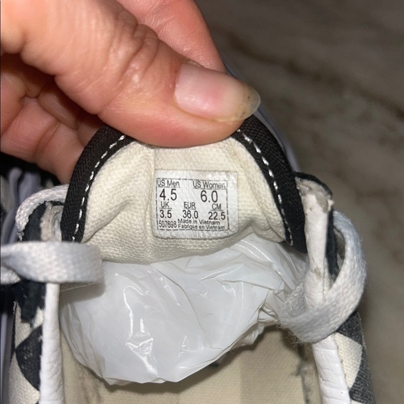 Vans Black and White Skate Sneakers Classic Design - Picture 6 of 7